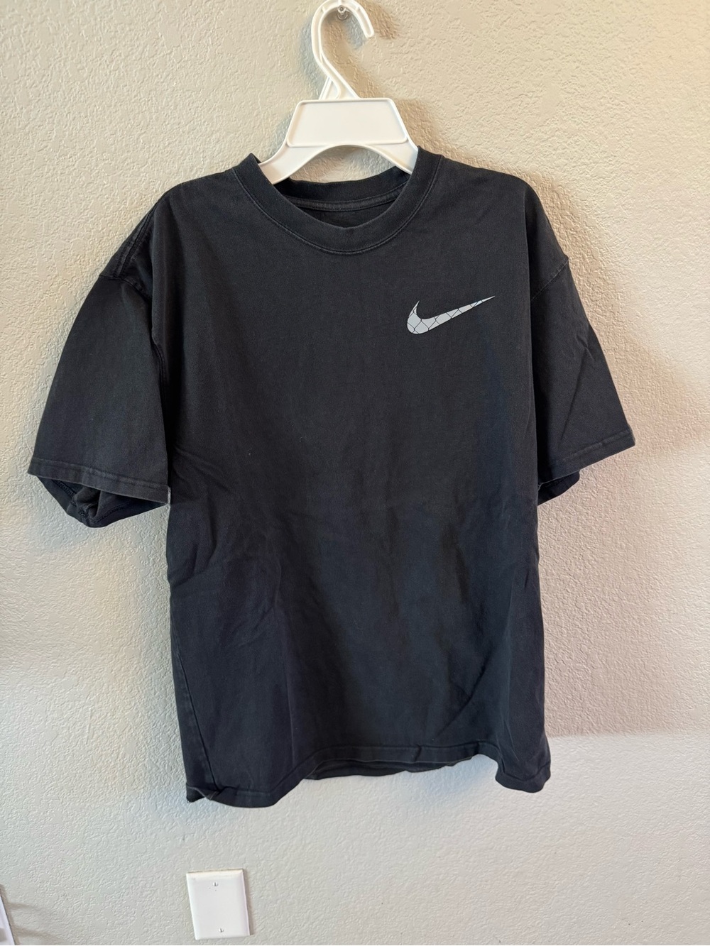 Nike Devin Booker Max90 Tee - Black / Medium - Family Crest Graphic